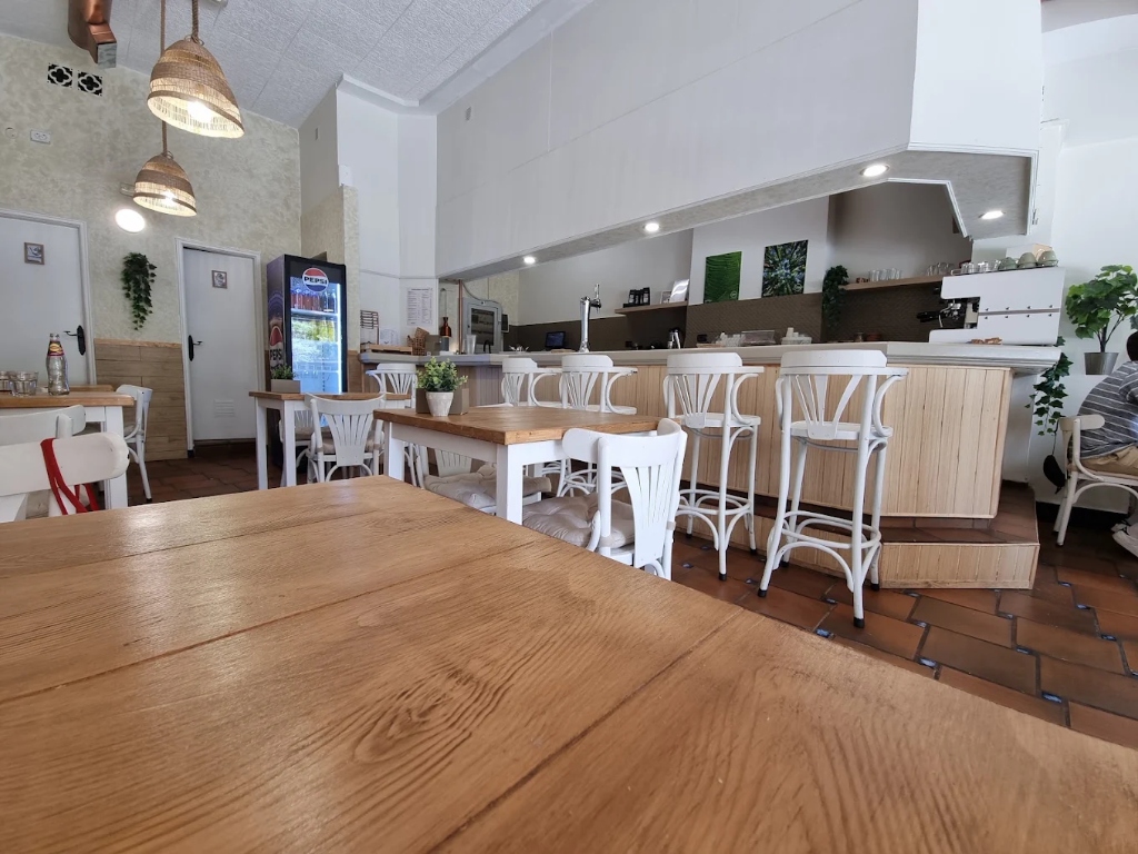 Interior acogedor de Maia Espresso
